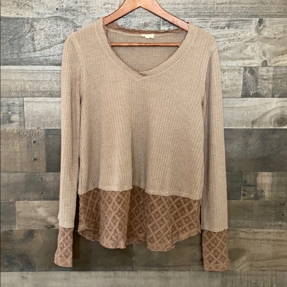 Hem & Thread Tops - Cute Brown Hem & Tread Top
